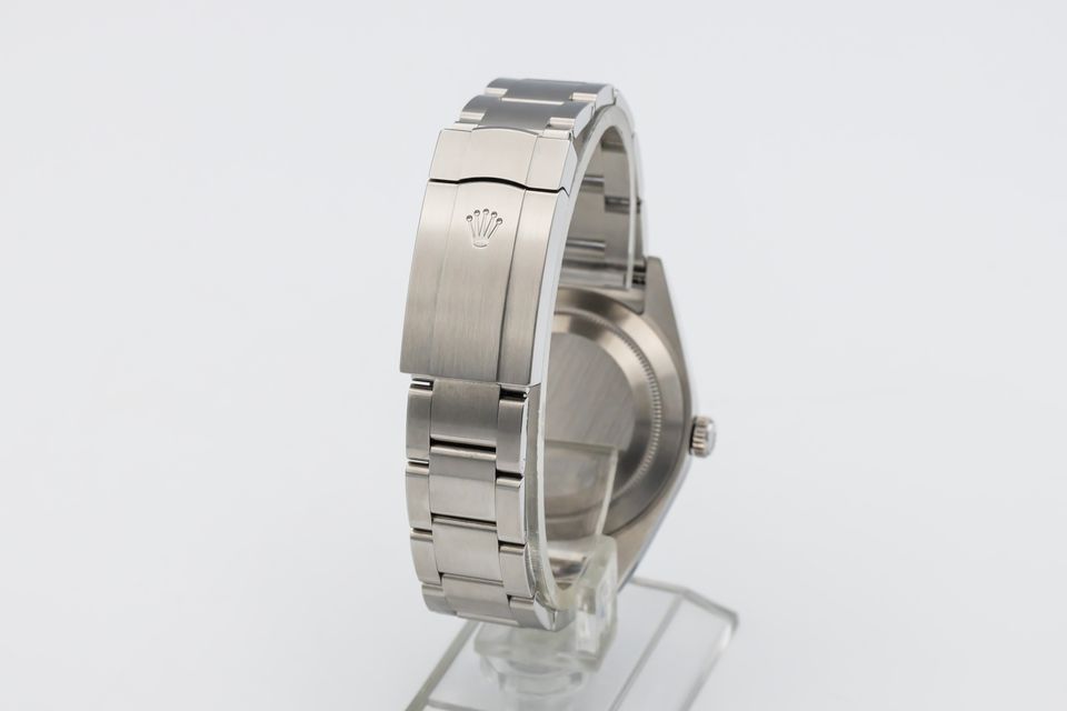 Rolex Oyster Perpetual 114300 Image 3